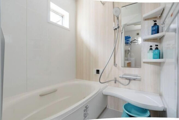 Bathroom 2, Senju Kotobuki 2,3F, Adachi