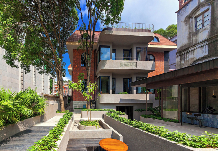 Front of property, ANMO Hotle, Xiamen