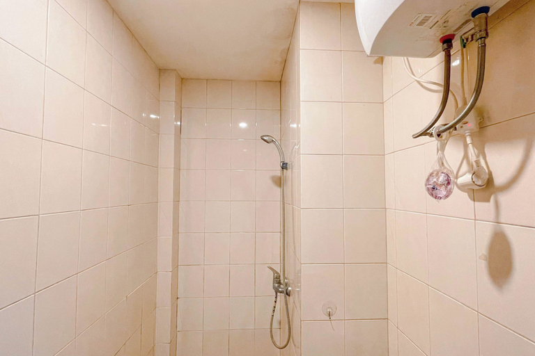 Bathroom 3, 1Br Near Mall Panakkukang At Apartment Vida View Makassar, Makassar