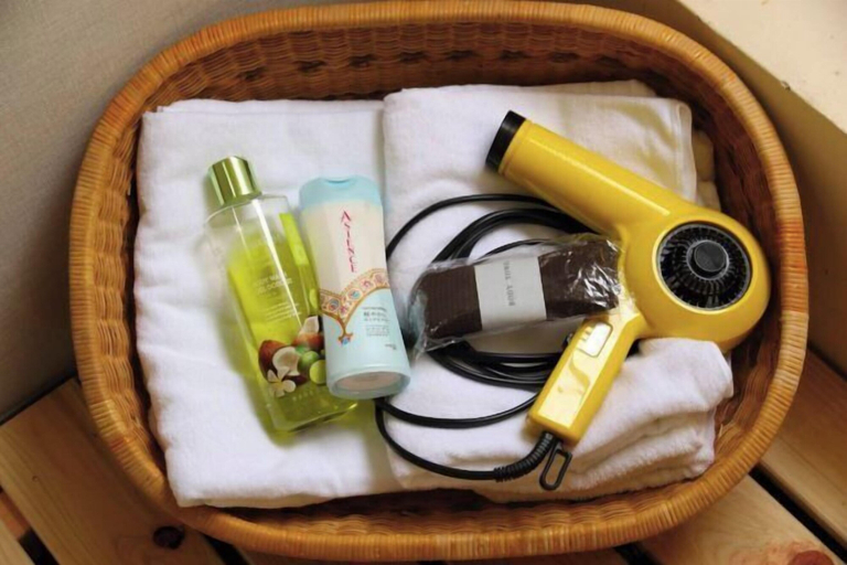 Bathroom amenities, Gueshouse Yanagawa, Kyoto
