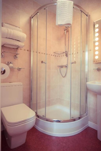 Bathroom 3, Richmond Hotel, Ceredigion