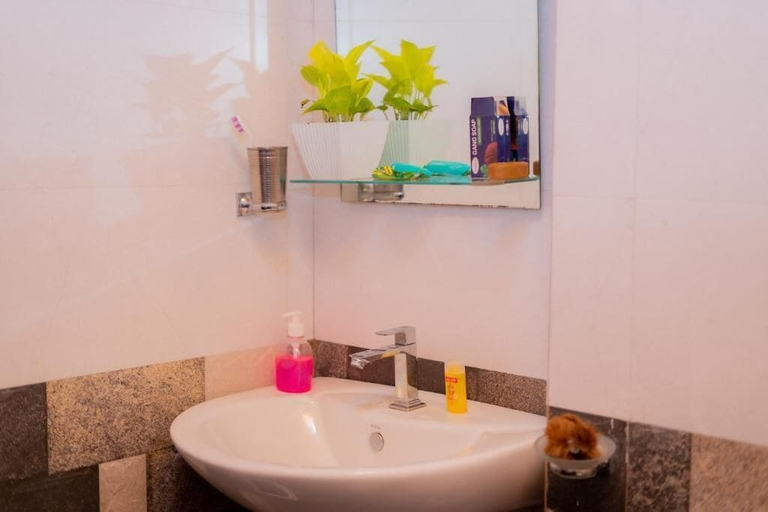 Bathroom, Ashlar Villa, Galle Four Gravets