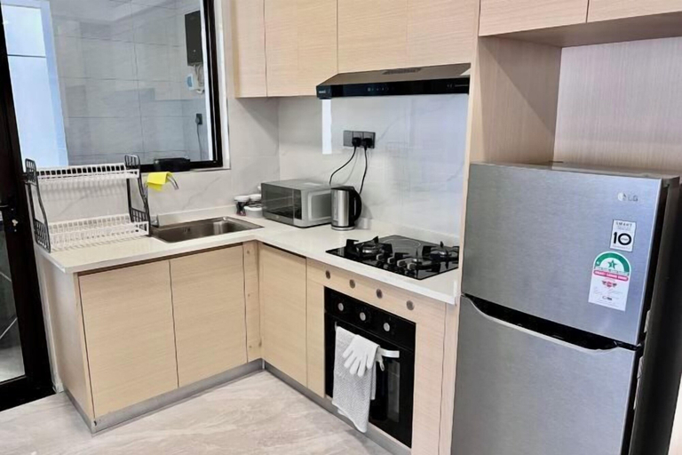 Private kitchen 5, Modern 1Br, Queen, Gym, Pool,Central in Kileleshwa, Dagoretti North