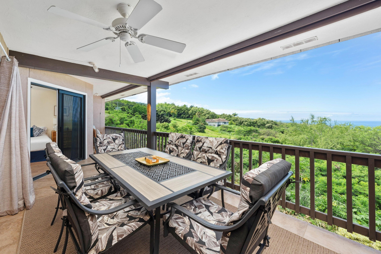 Outdoor dining 5, Big Island Kona Westwind 12 2 Bedroom Condo, Hawaii