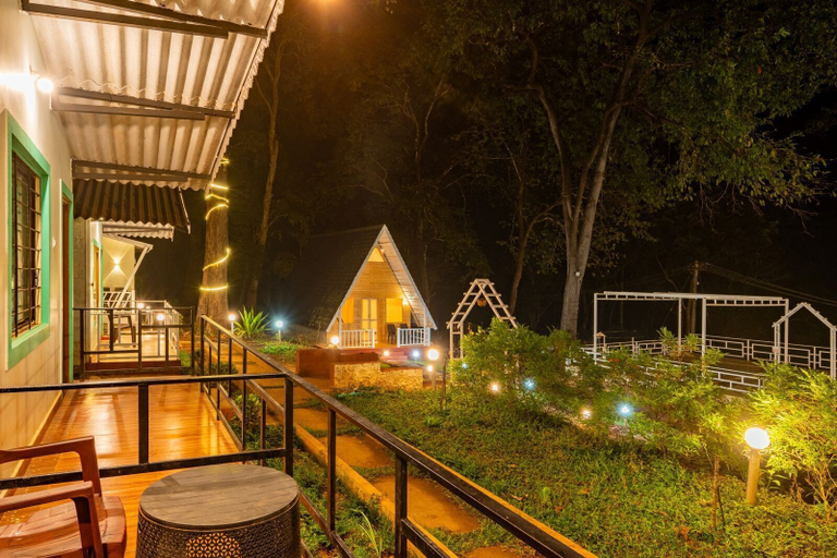 Outdoor banquet area, Dandeli Inn Resort, Uttara Kannada