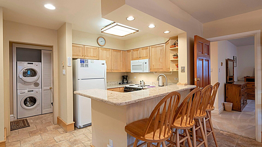 Private kitchen 3, Resort Plaza Condominiums 5002-5025, Summit