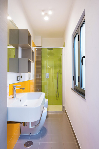 Bathroom 2, Metro Università Apartment by Wonderful Italy, Napoli
