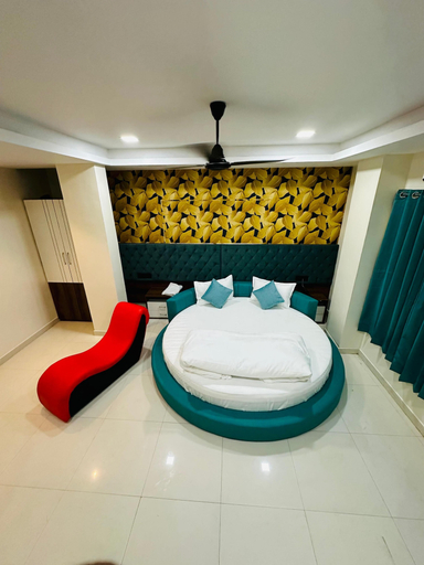 Others 5, Hotel Elite Stay, Pune