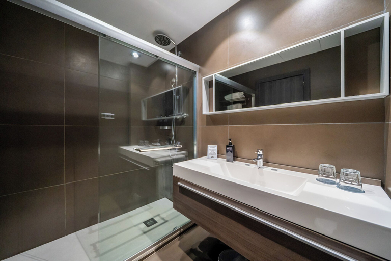 Bathroom 4, Hotel Constanza, Barcelona