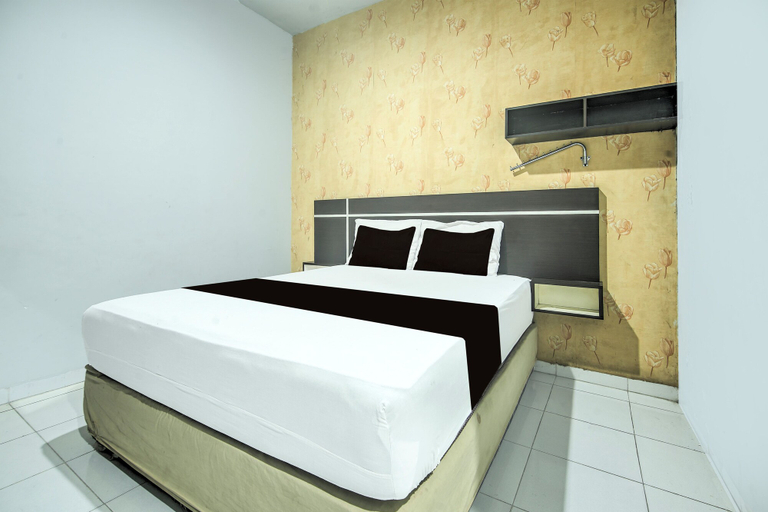 Room 4, OYO 94781 Hotel Lucky Inn Makassar, Makassar
