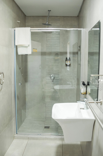 Bathroom 5, Khayalami Hotels - Mbombela, Ehlanzeni