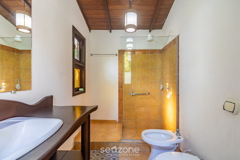 Bathroom 5, House w/ 3 Suites 400m From Mucuge Beach Mcg0006, Porto Seguro