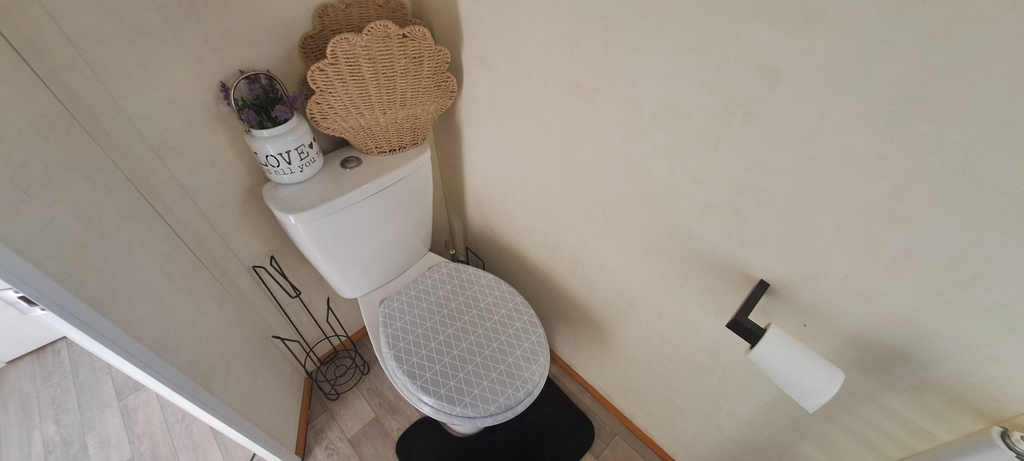 Bathroom 5, Seaside Caravan Goldensands Kinmel Bay-sleep 6, Conwy