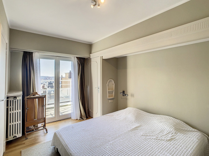 Room 3, Apartment in Duinbergen With Sea Views, West-Vlaanderen