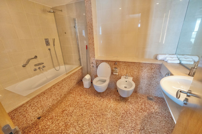 Bathroom, Luxury Homestay Near Dubai WTC, Dubai