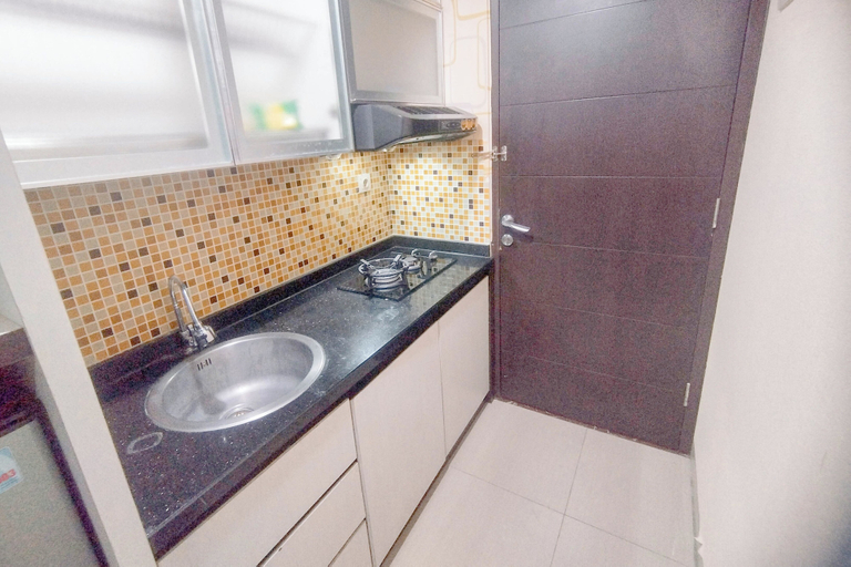 Private kitchen 3, Modern And Tiny Studio At Tamansari Papilio Apartment, Surabaya