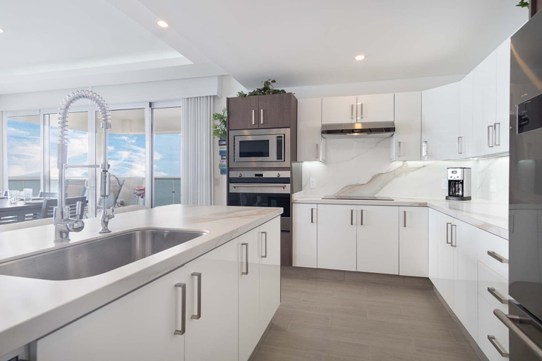 Private kitchen 2, Family Paradise! 3 Bedroom Corner Condominium Beach Front Encantame C-701, Puerto Peñasco