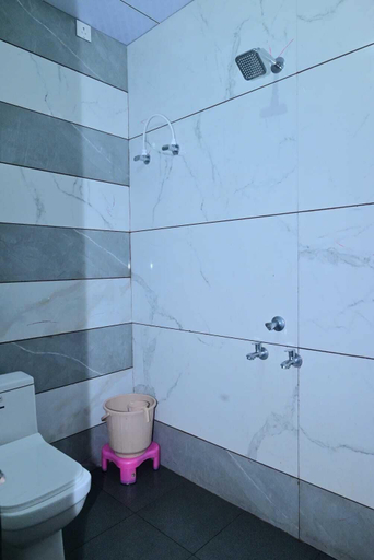 Bathroom 4, Hotel Narayan Palace, Sikar