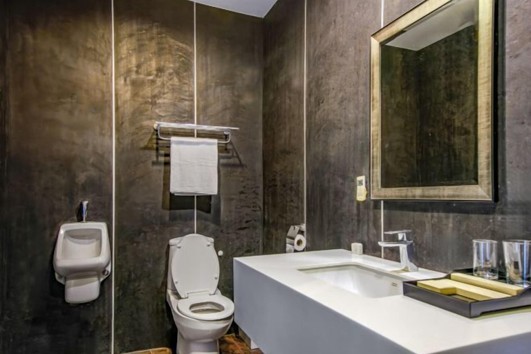 Bathroom 2, Luxury Pure Modern Pool Villa 5Bed Nr BTSCentral, Wang Thonglang