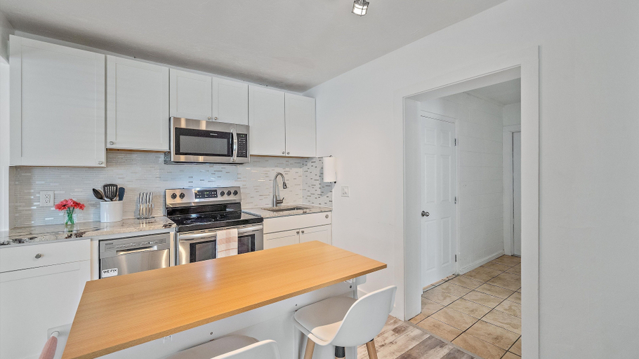 Private kitchen 3, Urban Nest On 8th 4 Bedroom Home, Sarasota