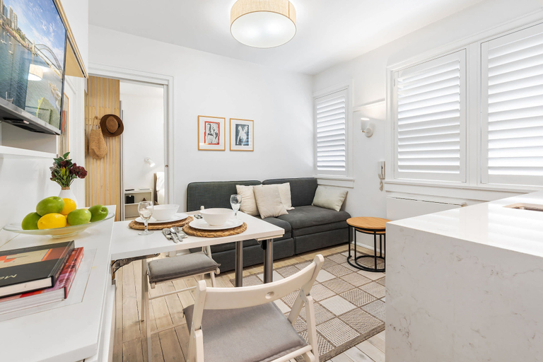Room 4, Bay View in Rushcutters Bay, Sydney