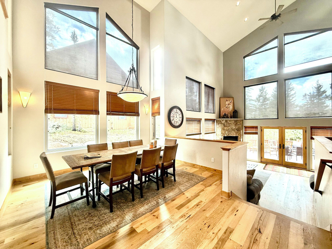 Dining 3, Fox Den at Emmett Lode, Summit