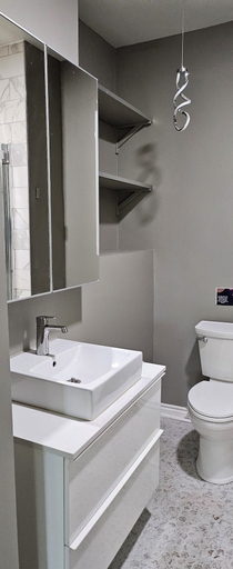 Bathroom 3, Huntington Manor, Erie