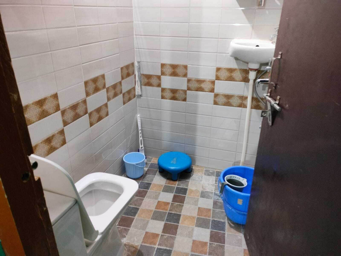 Bathroom, MangalMurti Himalyan Hotel, Almora