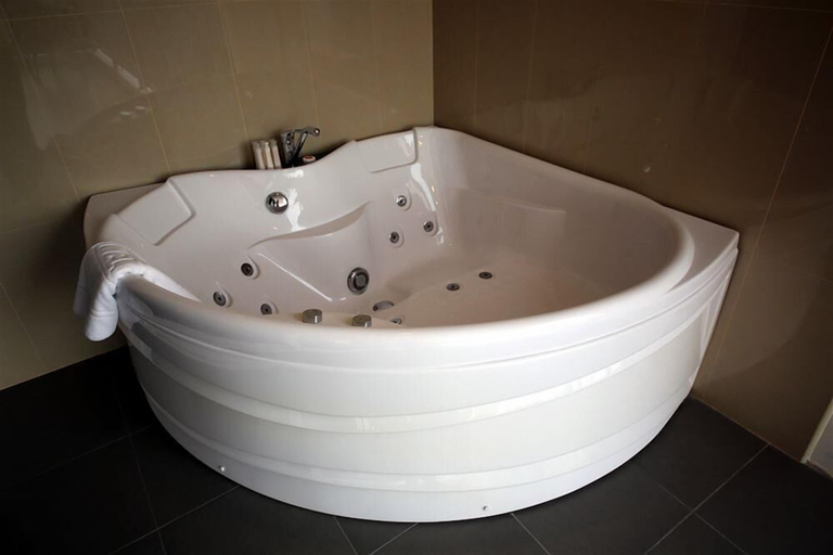 Bathroom 4, New Nordic Kristine, Pattaya