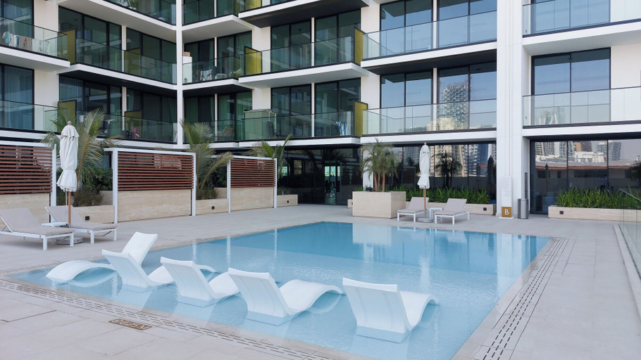 Pool, PVH - Vibrant 1BR in Binghatti Amber, Dubai