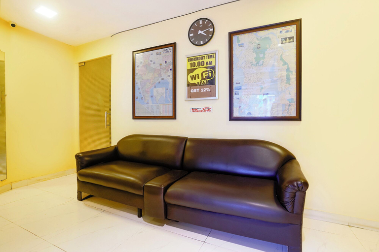 Lobby sitting area 5, Fabhotel Janta, Mumbai Suburban