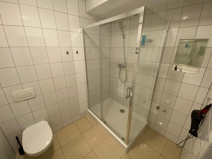 Bathroom 5, Fantastic Inn Warsaw - NS38, Warsaw