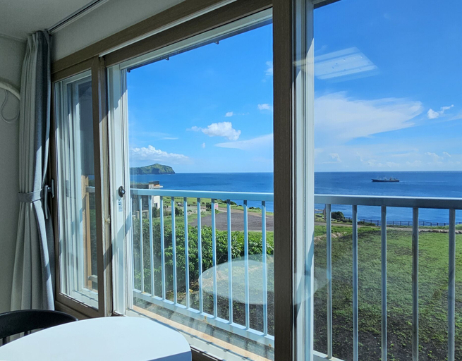 Room 4, Seongsan Morning Sunset Pension, Seogwipo