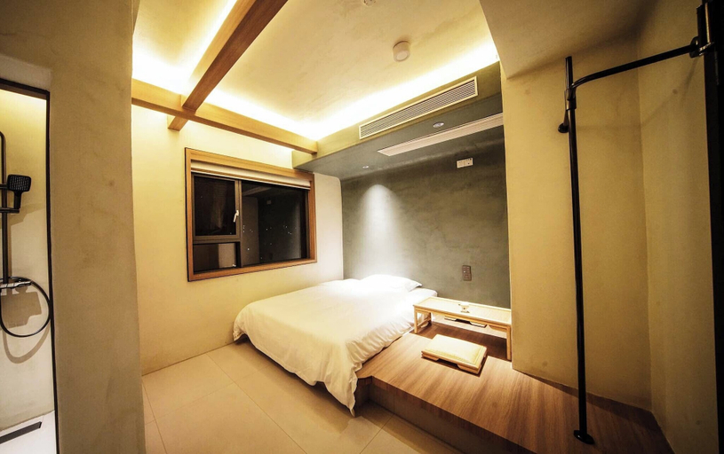 Room 2, NO.9 Alley Yuchen Res Dence, Guilin