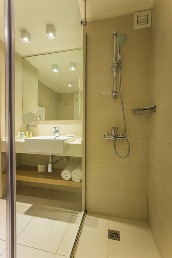 Bathroom 4, Hotel Cavalier, Beirut