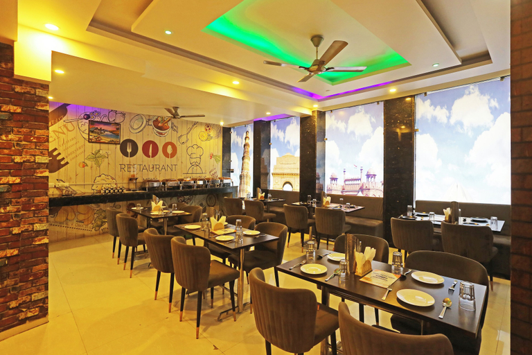 Food & Drinks 5, Hotel Smart Plaza, Delhi