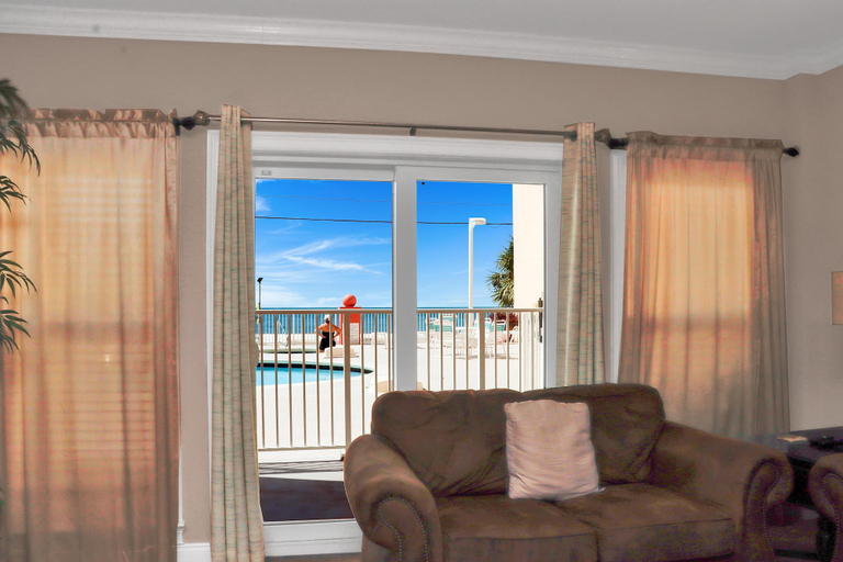 Living area 4, Paradise Shores 105, Bay