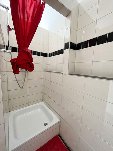 Bathroom 5, Homeplanet Hostel, Leipzig