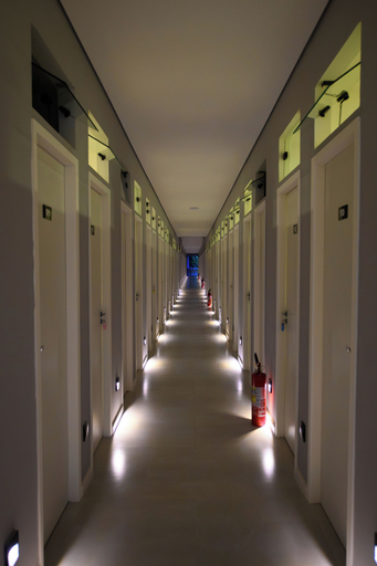 Hallway, Hotel Cápsula Residenziale, Niterói