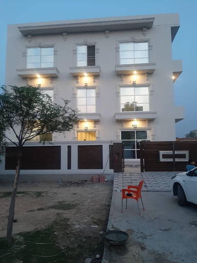 Front of property 2, Chase Girls Hostel, Lahore