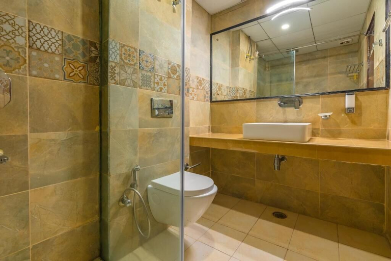 Bathroom 4, The Hosteller Mcleodganj, Bhagsu Waterfall, Kangra