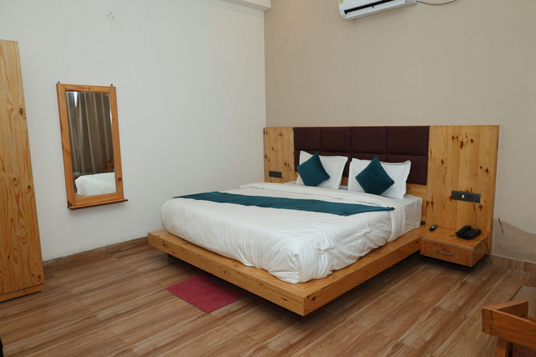 Room 4, Vanam Resort and Roof Top, Nainital
