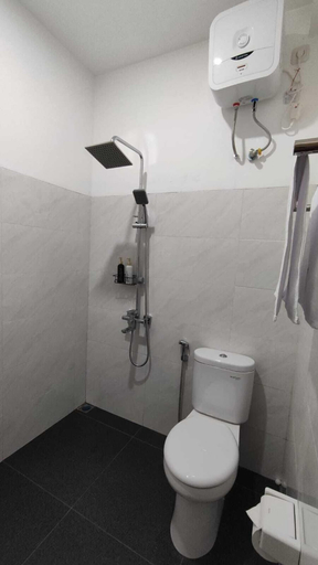 Bathroom 4, Menoreh Farm Stay, Kulon Progo