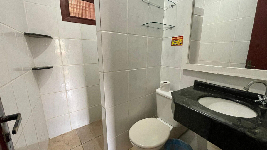 Bathroom, AP 13 Ala Conceição Residencial Solavir, Bombinhas