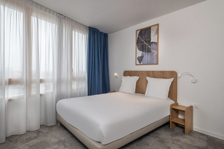 Bedroom 3, Aparthotel Adagio Access Paris Sud Villejuif, Val-de-Marne