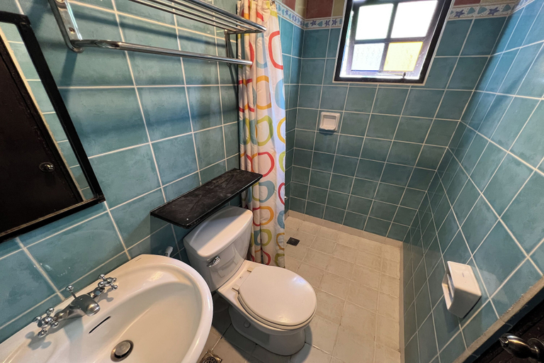 Bathroom 3, Bangera Inn, Puerto Galera