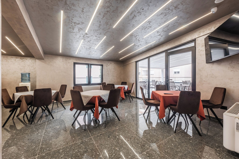 Food & Drinks, Relax Inn Hotel Durres, Durrësit