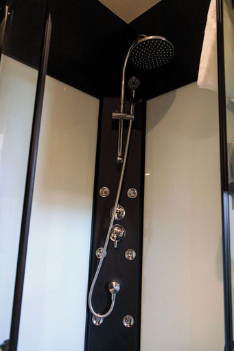 Bathroom 2, SEE - Gare de Marly, Nord
