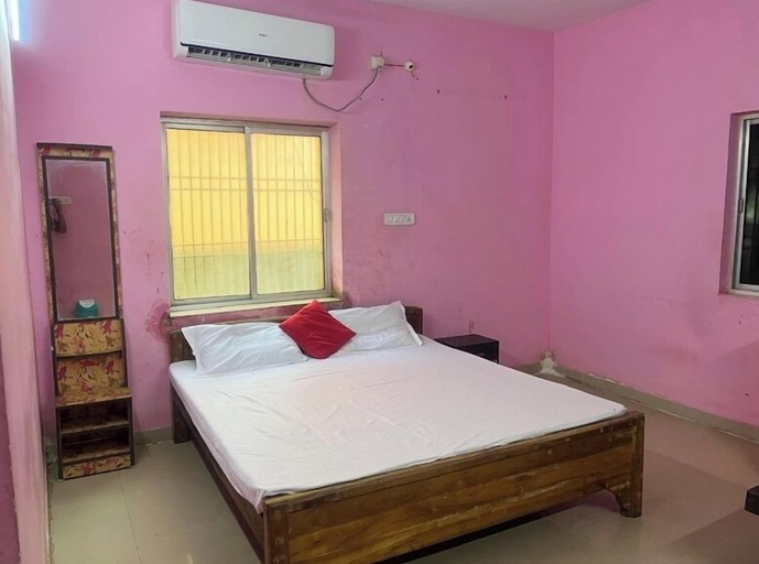 Room 4, Hotel Shivansh Guest House Puri, Puri