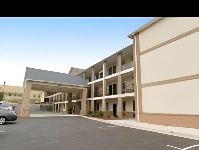 Exterior & Views, Garden Inn Hotel, Fulton